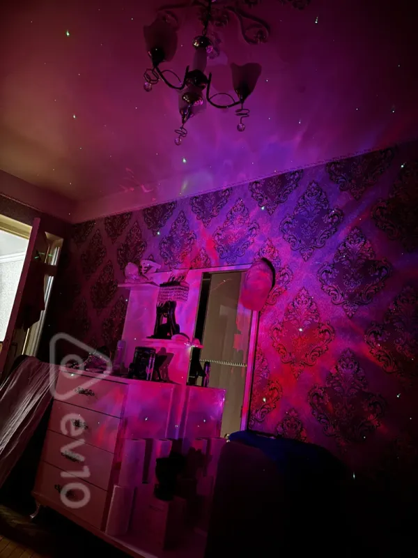 Kirayə verilir 2 otaqlı köhnə tikili 78 m²