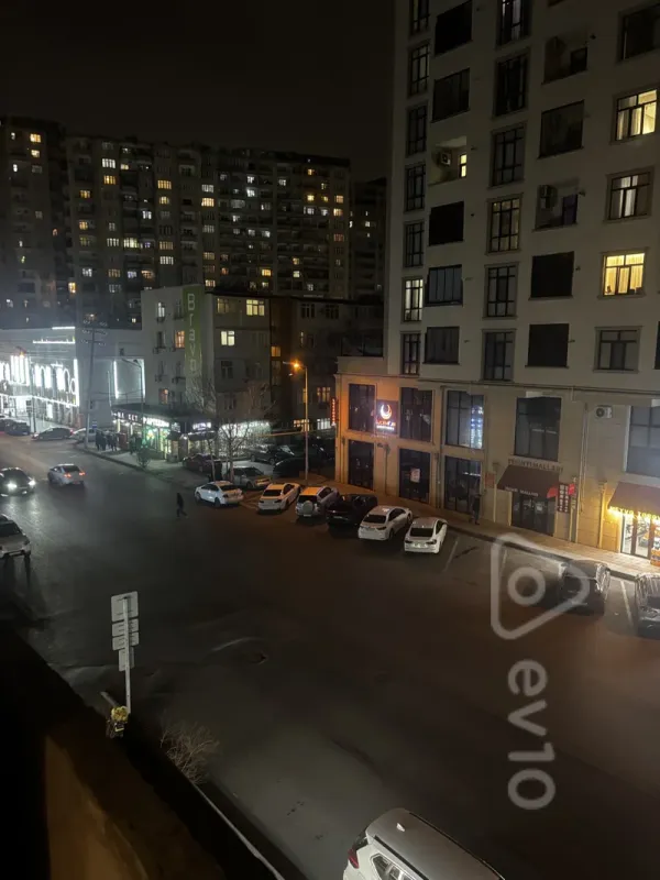 Kirayə verilir 2 otaqlı köhnə tikili 78 m²