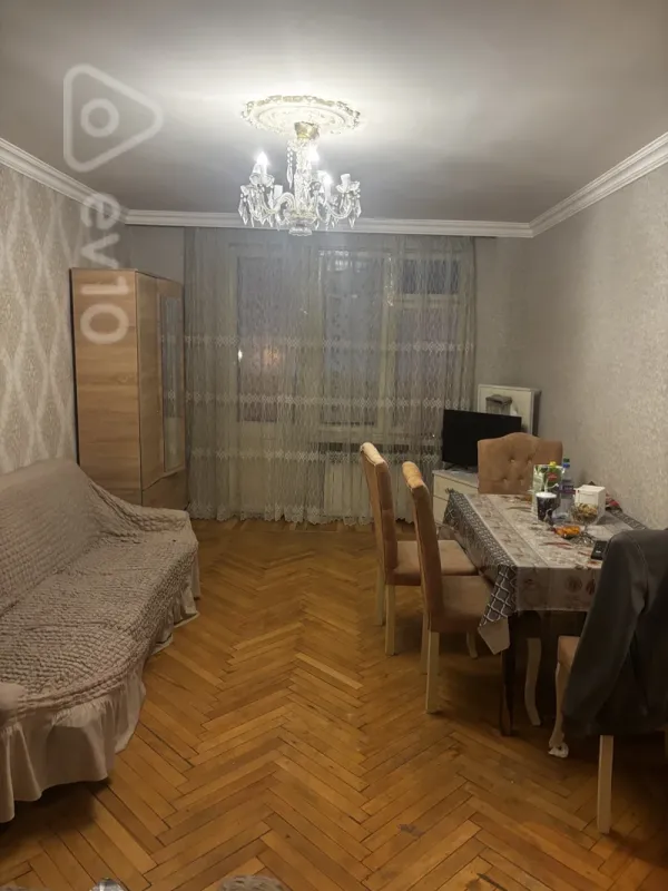 Kirayə verilir 2 otaqlı köhnə tikili 78 m²