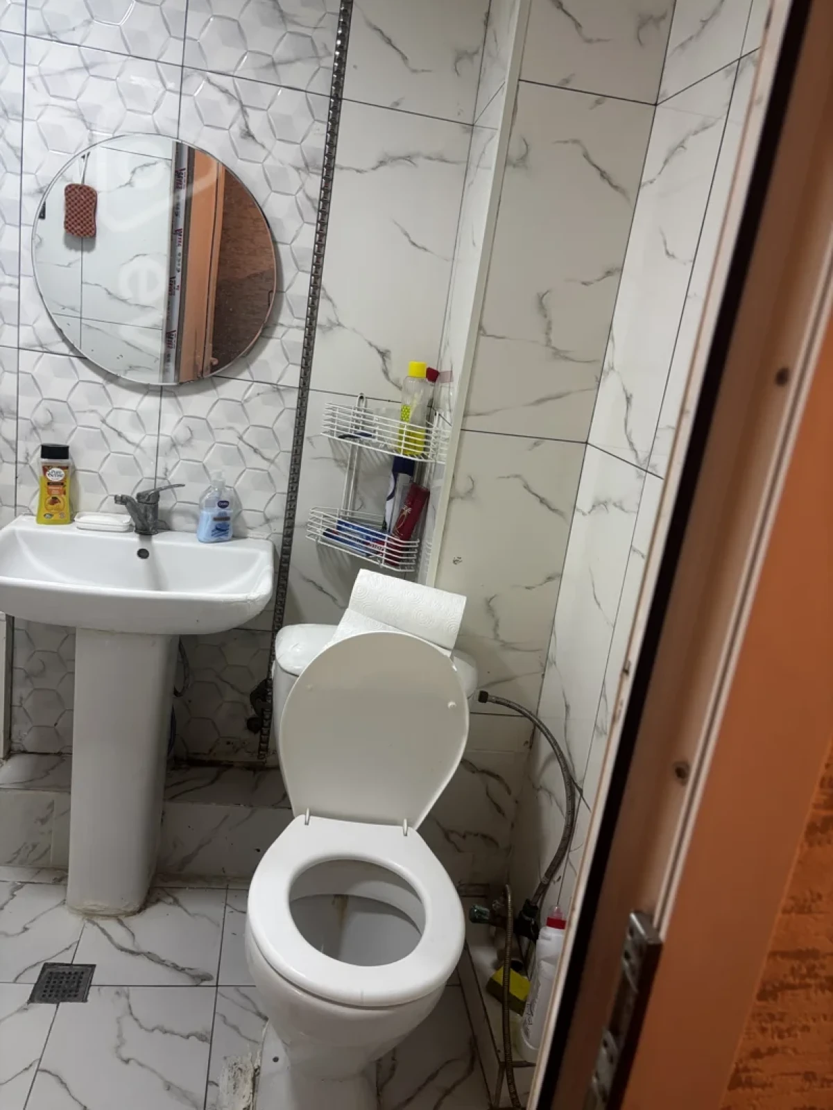 Kirayə verilir 2 otaqlı köhnə tikili 78 m²
