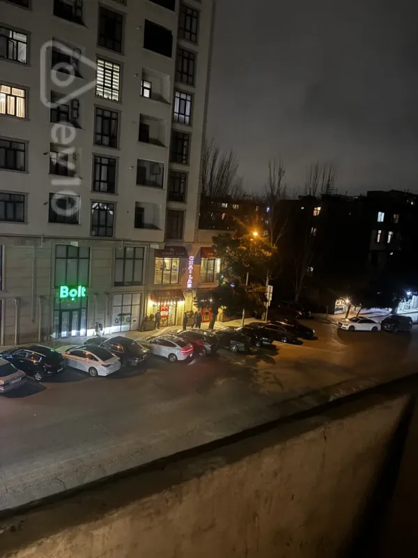 Kirayə verilir 2 otaqlı köhnə tikili 78 m²