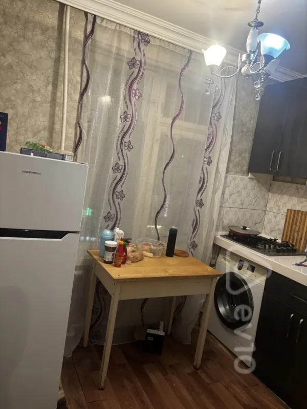 Kirayə verilir 2 otaqlı köhnə tikili 78 m²