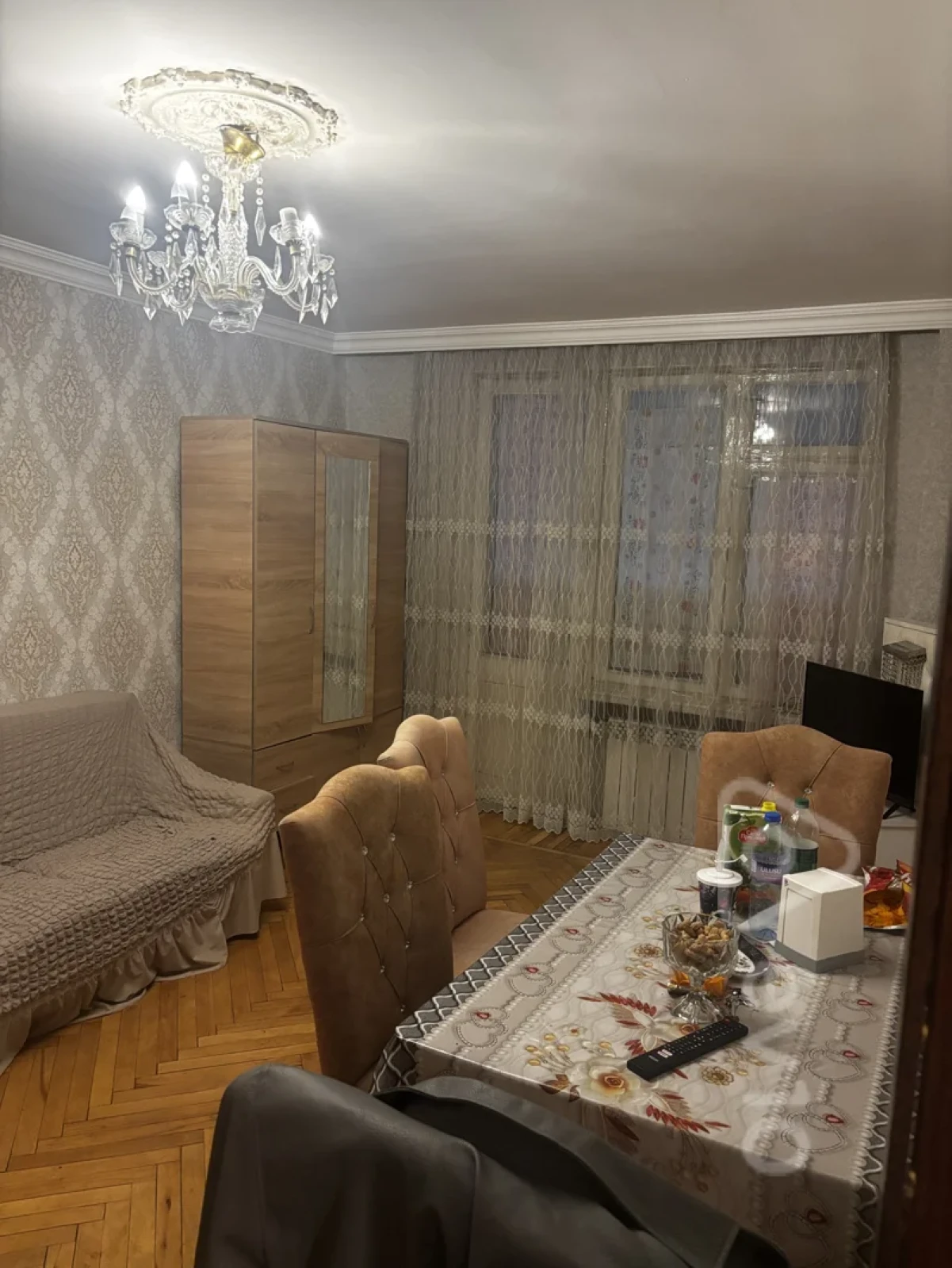 Kirayə verilir 2 otaqlı köhnə tikili 78 m²