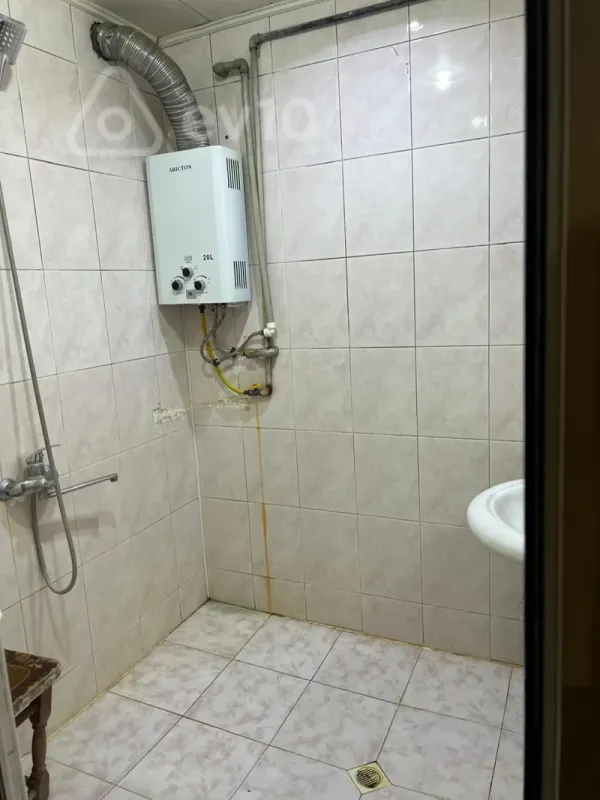 Kirayə verilir 3 otaqlı köhnə tikili 110 m²