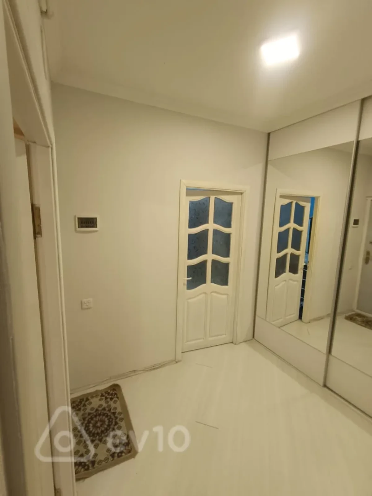 Kirayə verilir 2 otaqlı köhnə tikili 60 m²