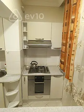 Kirayə verilir 2 otaqlı köhnə tikili 60 m²