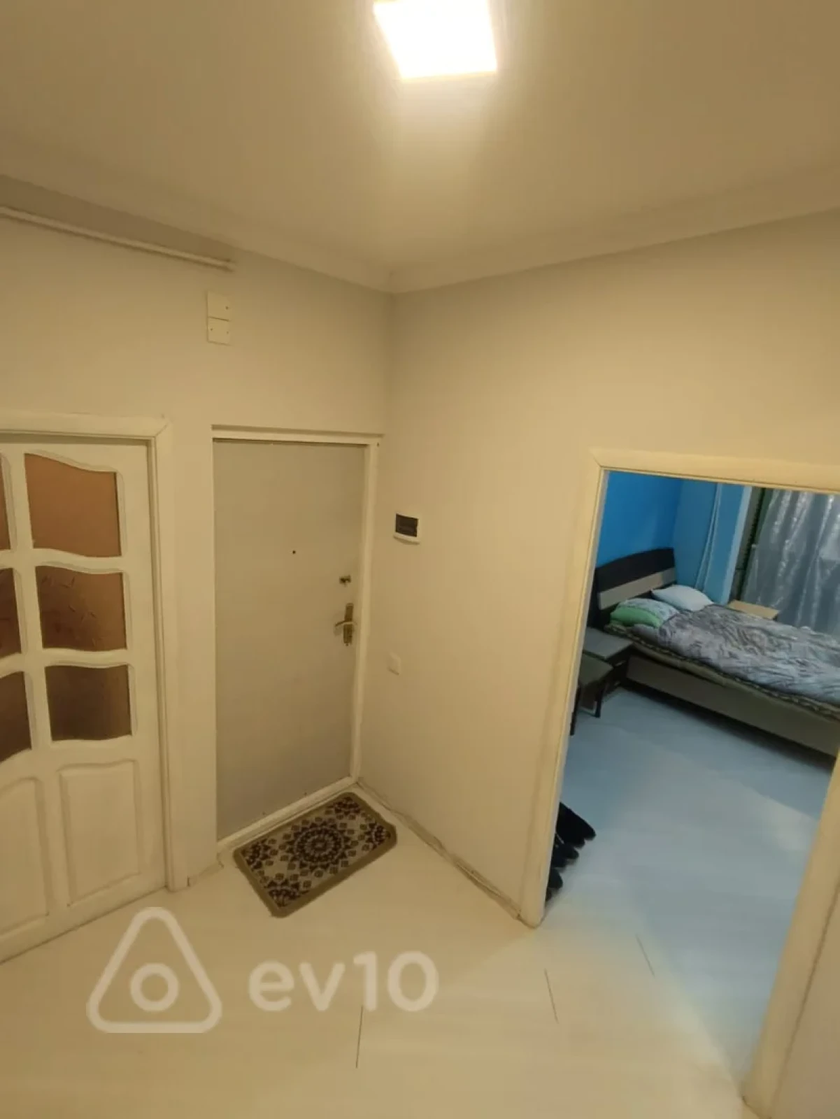 Kirayə verilir 2 otaqlı köhnə tikili 60 m²