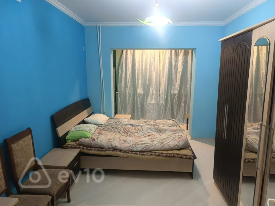 Kirayə verilir 2 otaqlı köhnə tikili 60 m²