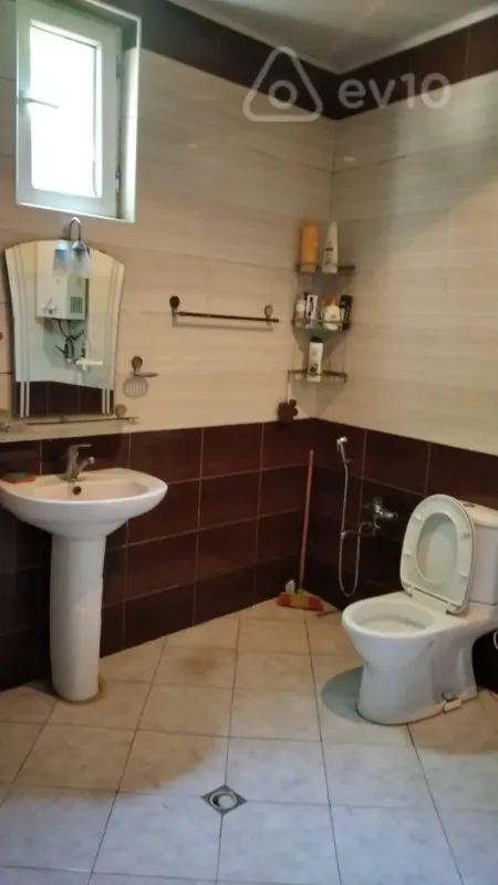 Kirayə verilir 3 otaqlı həyət evi 100 m²