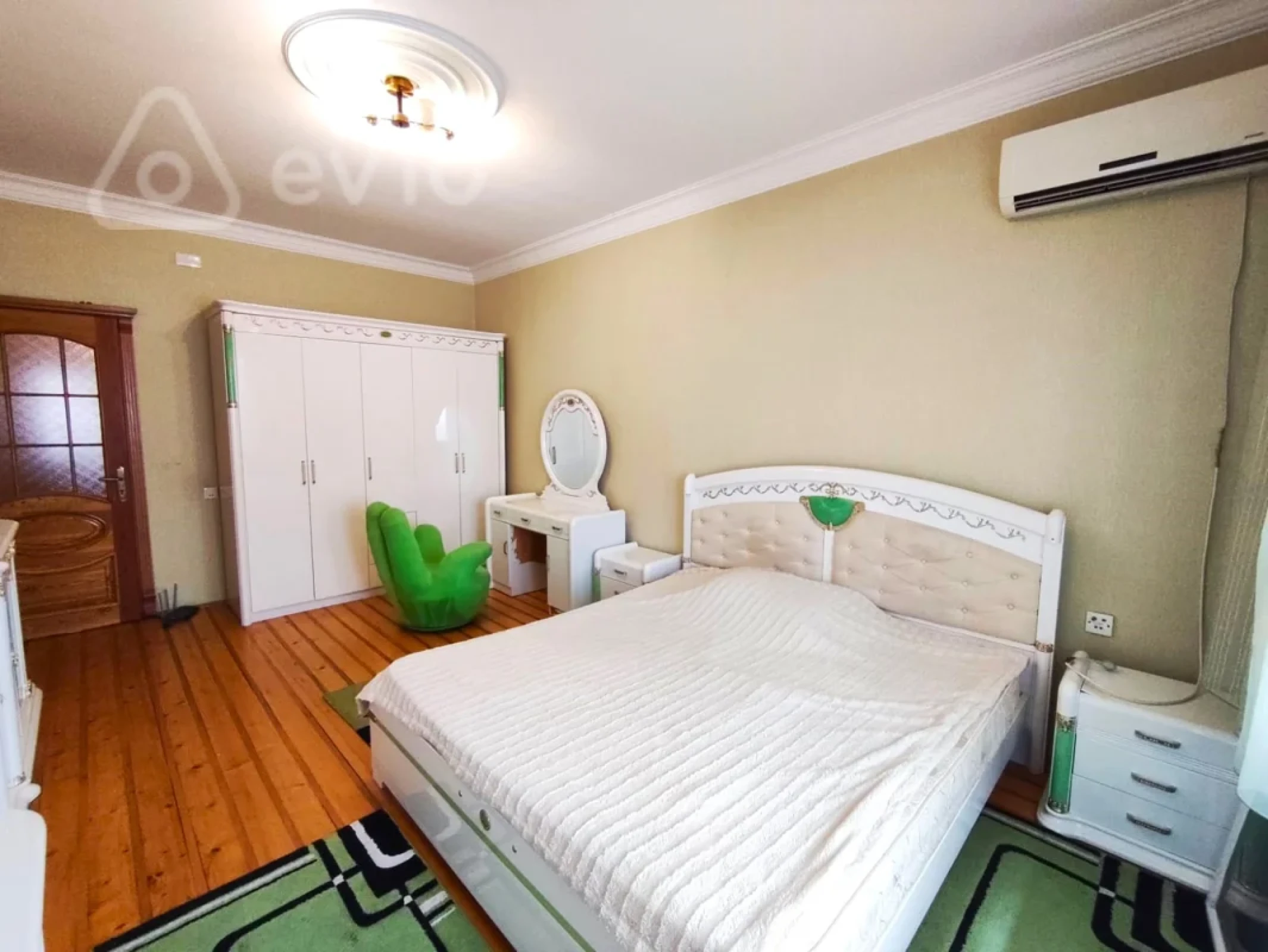 Kirayə verilir 3 otaqlı yeni tikili 150 m²