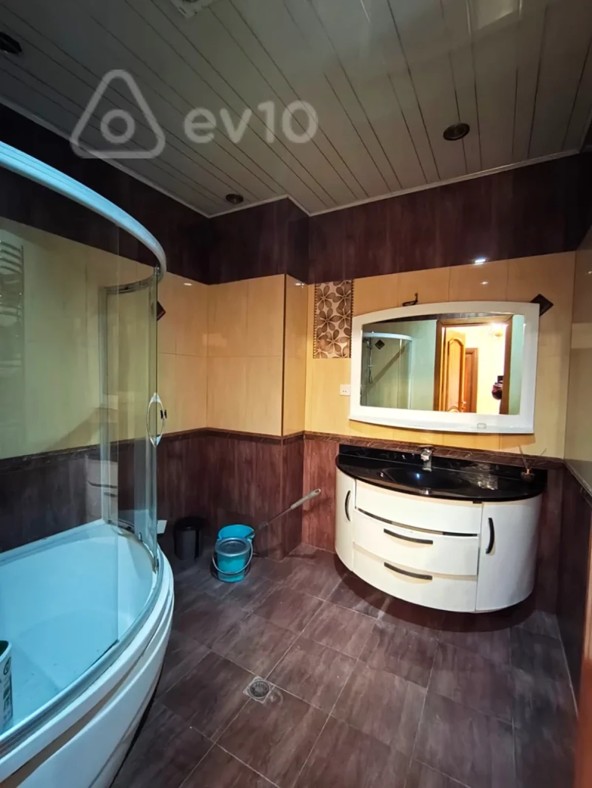 Kirayə verilir 3 otaqlı yeni tikili 150 m²