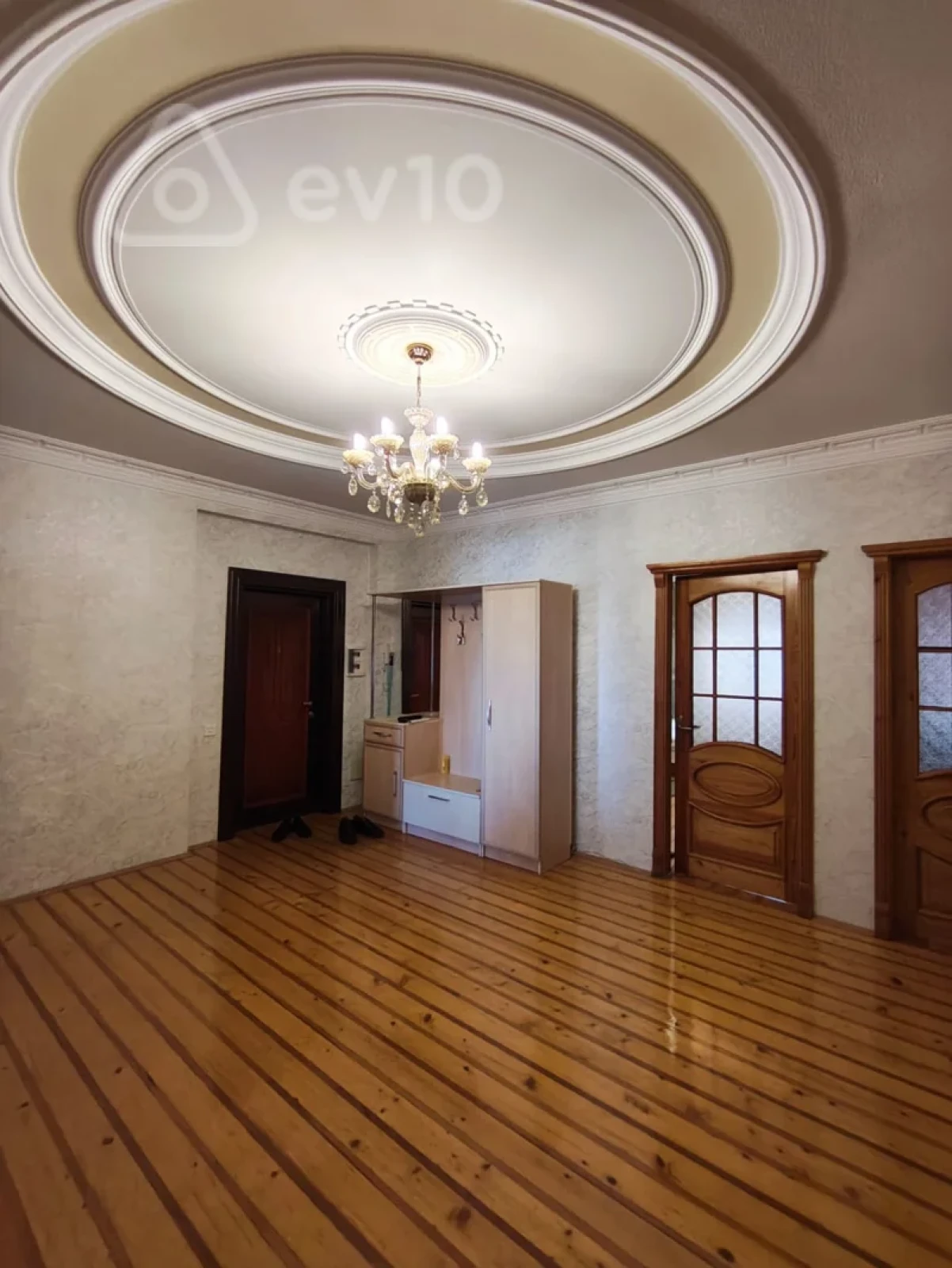 Kirayə verilir 3 otaqlı yeni tikili 150 m²