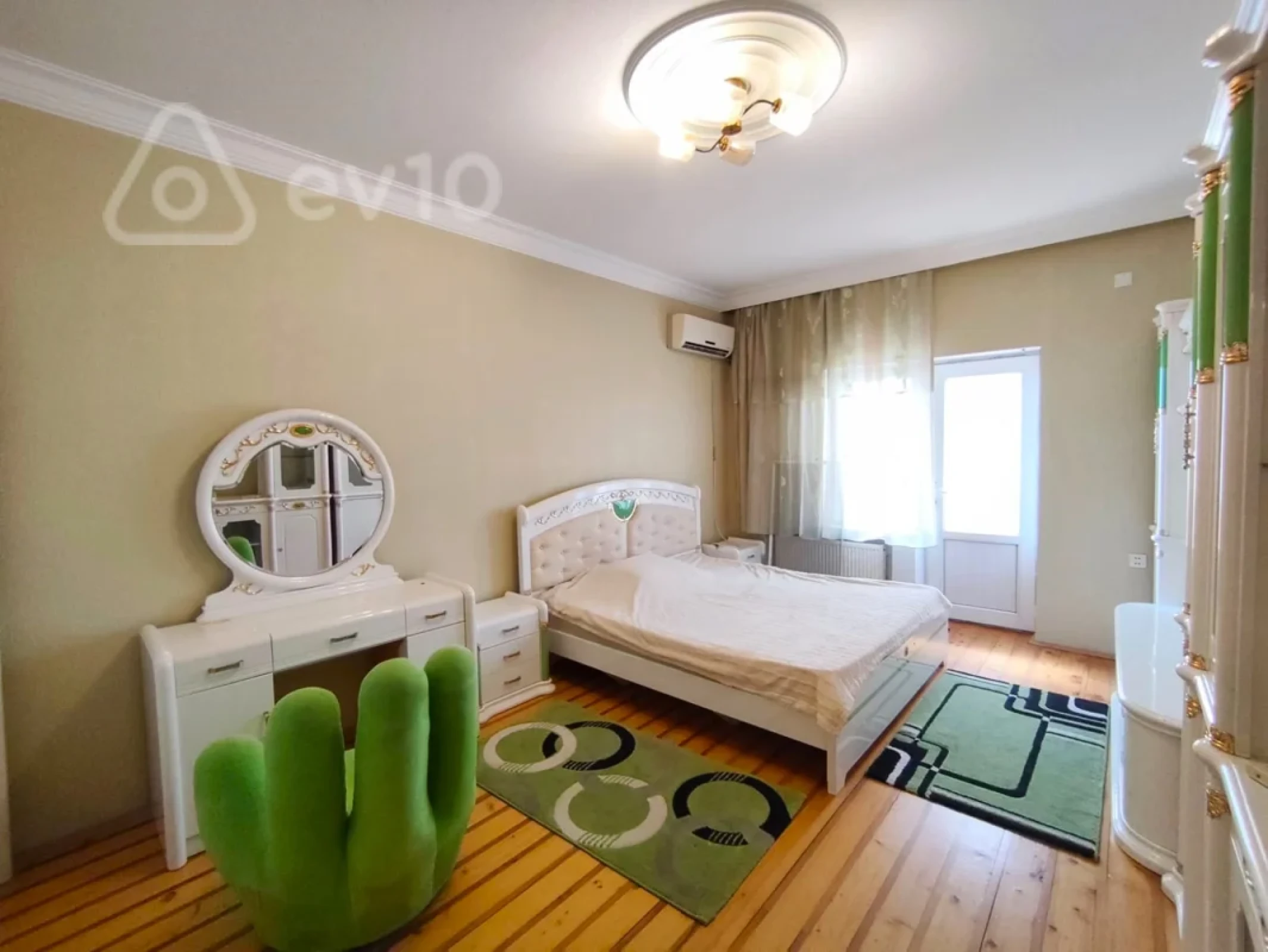 Kirayə verilir 3 otaqlı yeni tikili 150 m²