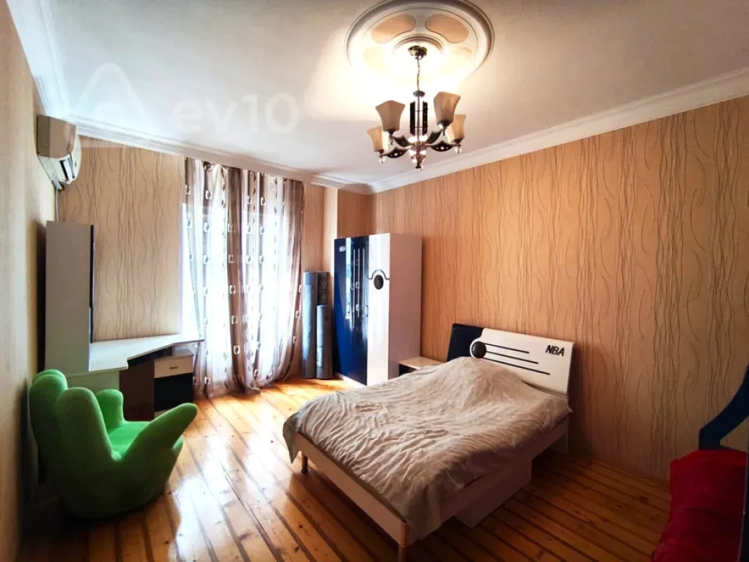 Kirayə verilir 3 otaqlı yeni tikili 150 m²