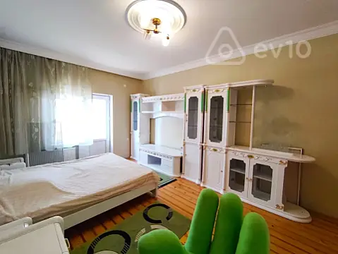 Kirayə verilir 3 otaqlı yeni tikili 150 m²