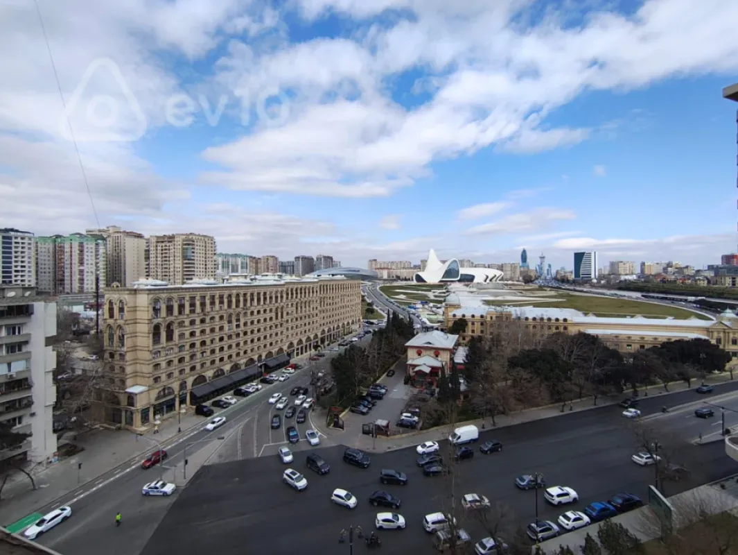 Kirayə verilir 3 otaqlı yeni tikili 150 m²