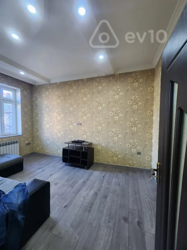 Kirayə verilir 3 otaqlı köhnə tikili 70 m²