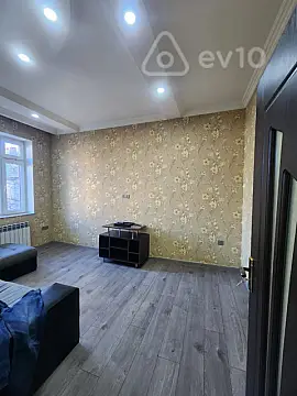 Kirayə verilir 3 otaqlı köhnə tikili 70 m²