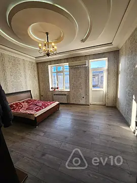 Kirayə verilir 3 otaqlı köhnə tikili 70 m²