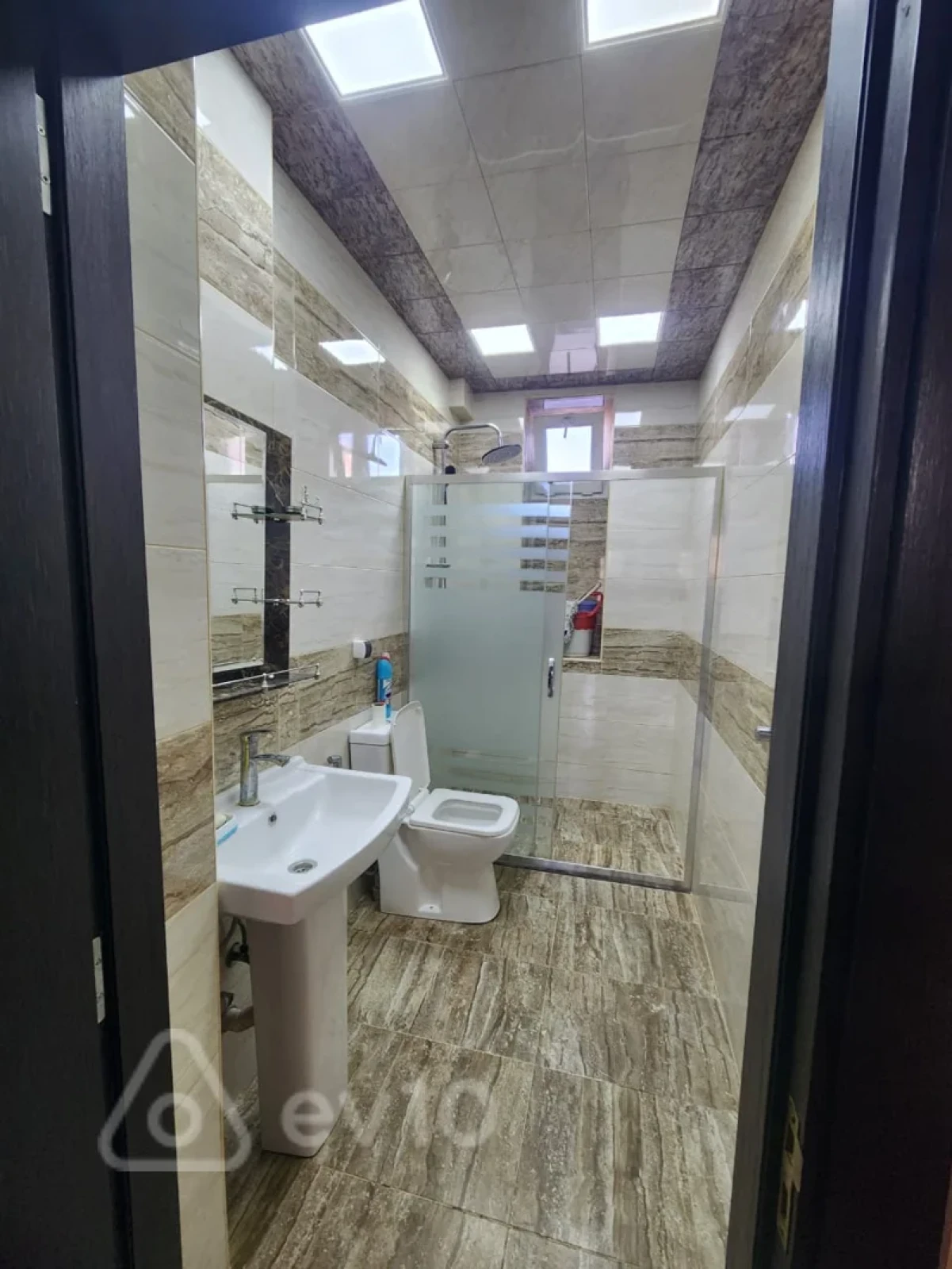 Kirayə verilir 3 otaqlı köhnə tikili 70 m²