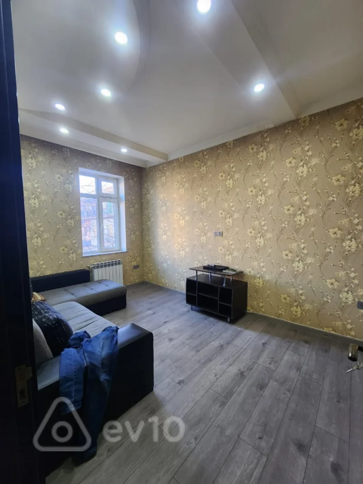 Kirayə verilir 3 otaqlı köhnə tikili 70 m²