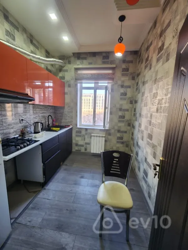 Kirayə verilir 3 otaqlı köhnə tikili 70 m²