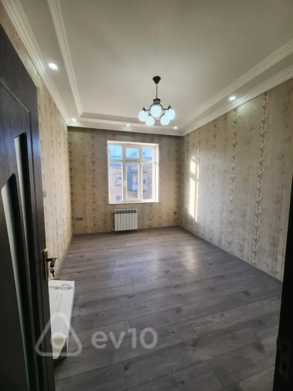 Kirayə verilir 3 otaqlı köhnə tikili 70 m²