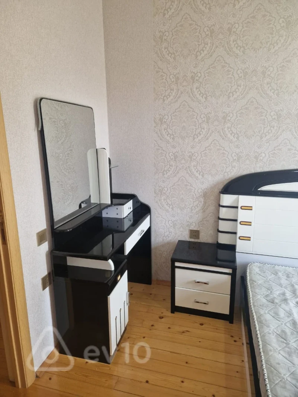 Kirayə verilir 2 otaqlı yeni tikili 65 m²