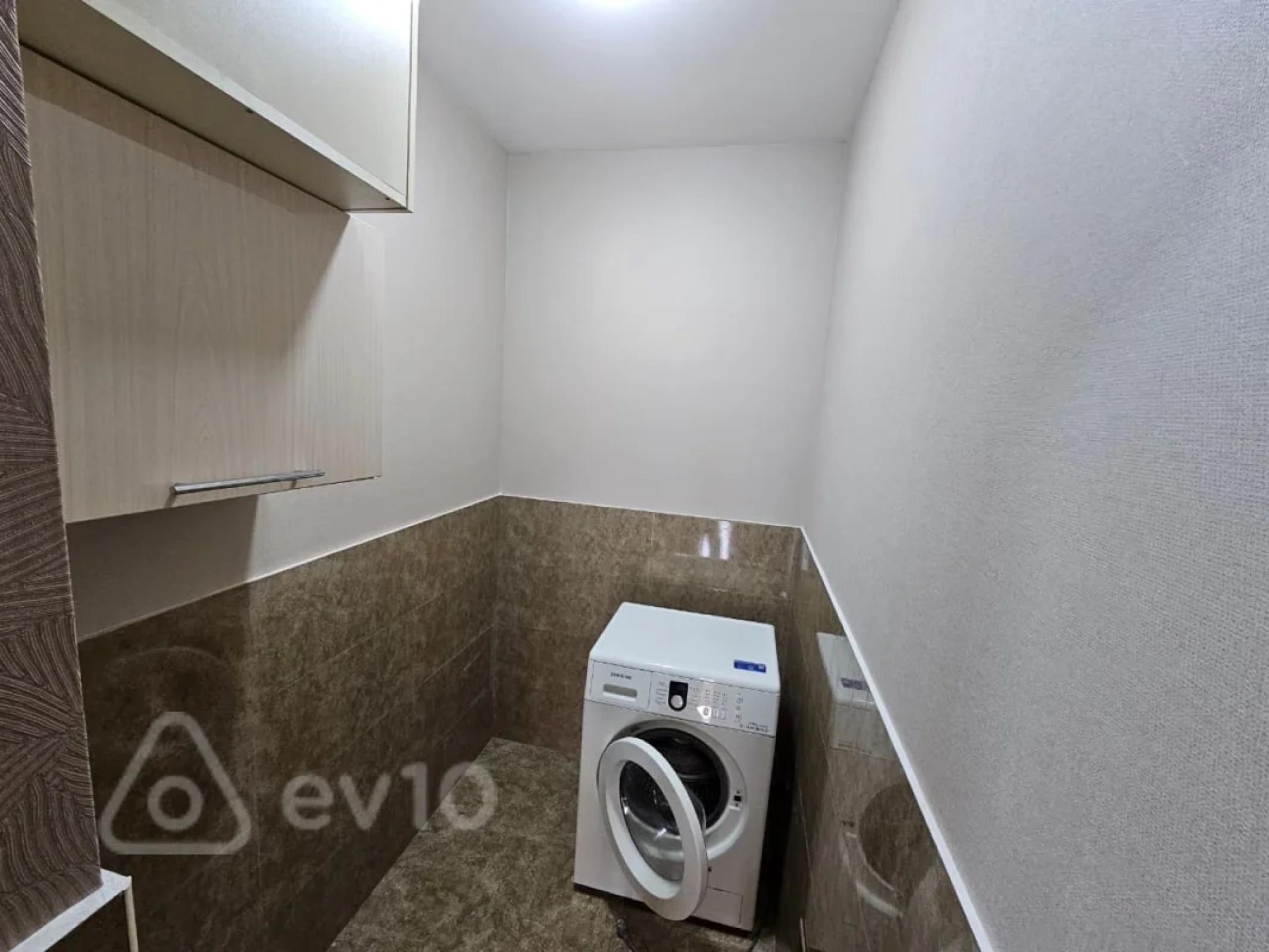 Satılır 3 otaqlı yeni tikili 110 m²
