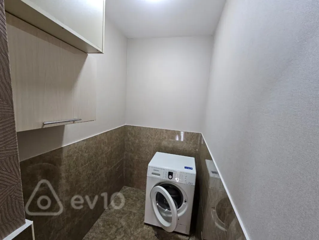 Satılır 3 otaqlı yeni tikili 110 m²