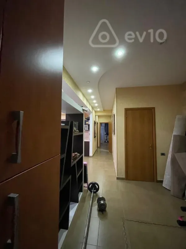 Kirayə verilir 3 otaqlı yeni tikili 140 m²