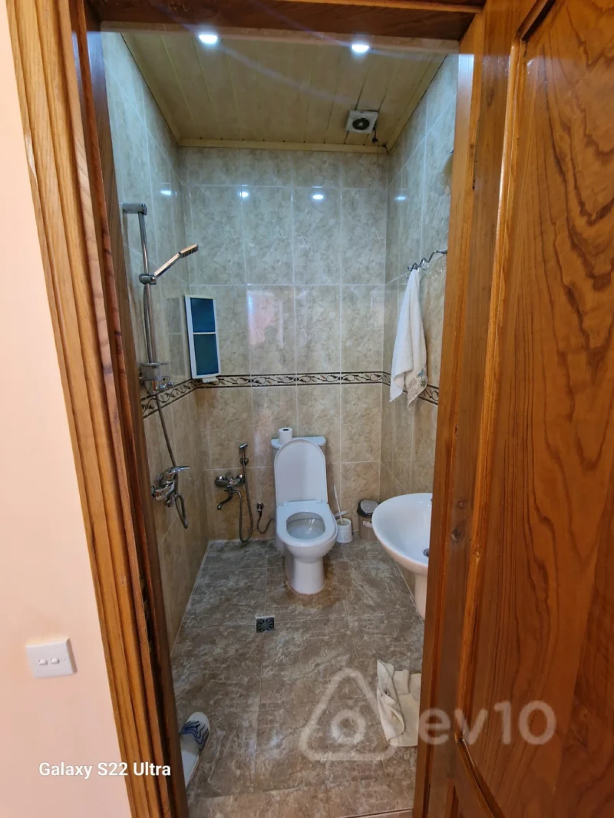 Kirayə verilir 7 otaqlı həyət evi 650 m²
