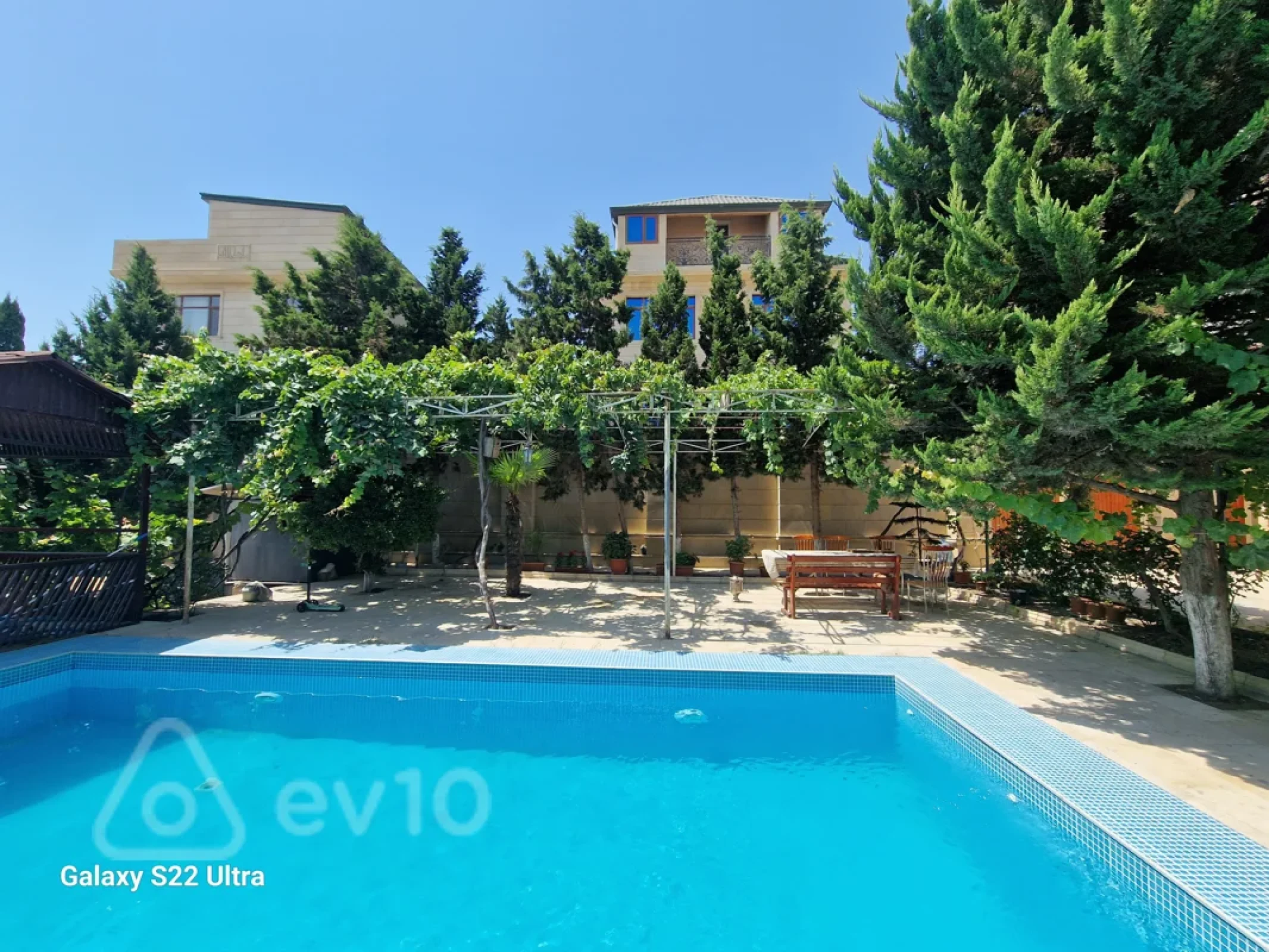 Kirayə verilir 7 otaqlı həyət evi 650 m²