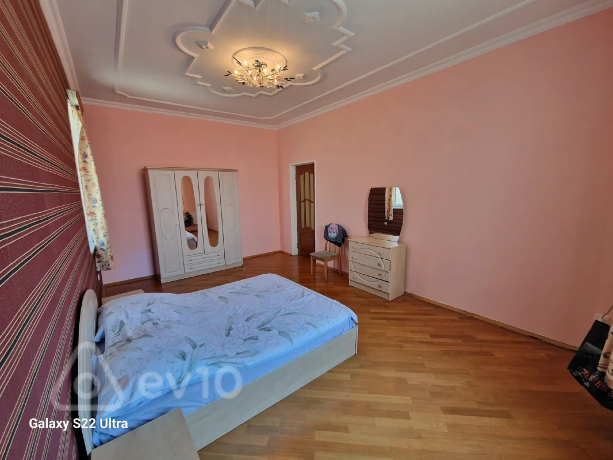 Kirayə verilir 7 otaqlı həyət evi 650 m²
