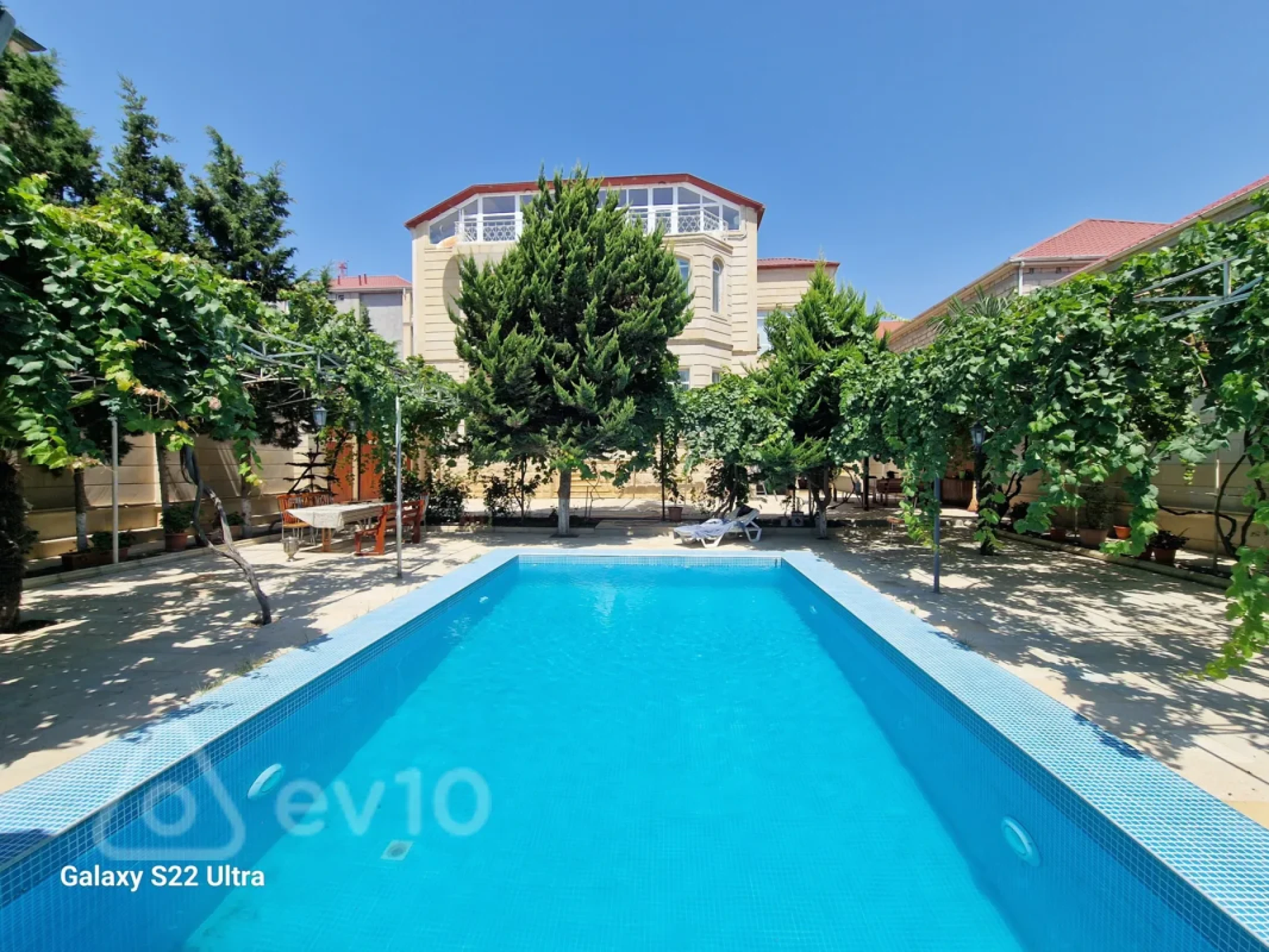 Kirayə verilir 7 otaqlı həyət evi 650 m²