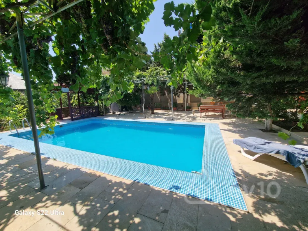 Kirayə verilir 7 otaqlı həyət evi 650 m²