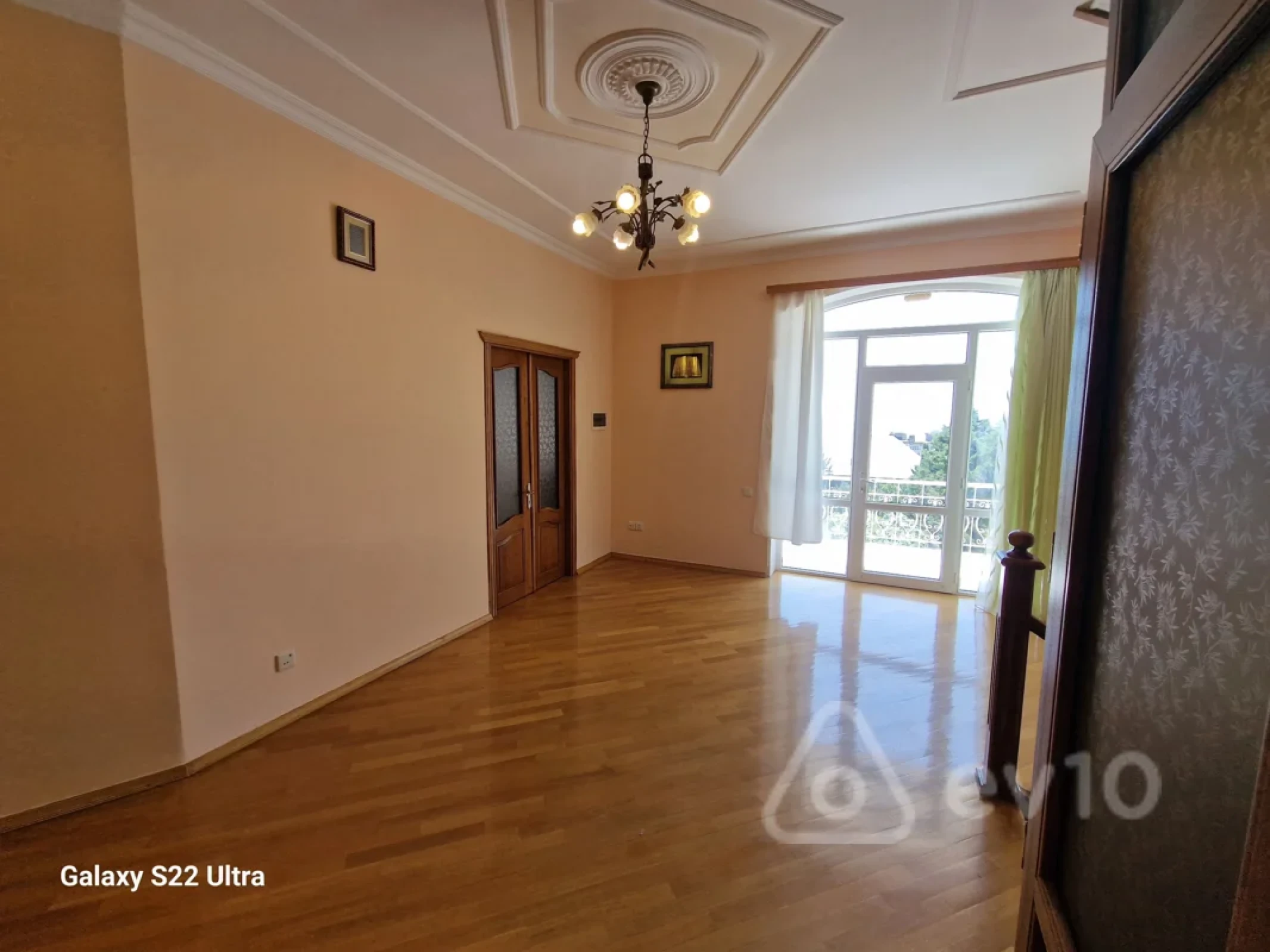 Kirayə verilir 7 otaqlı həyət evi 650 m²