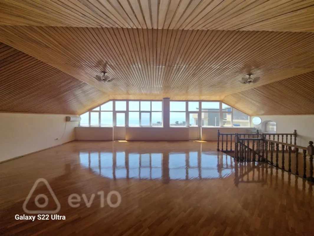 Kirayə verilir 7 otaqlı həyət evi 650 m²