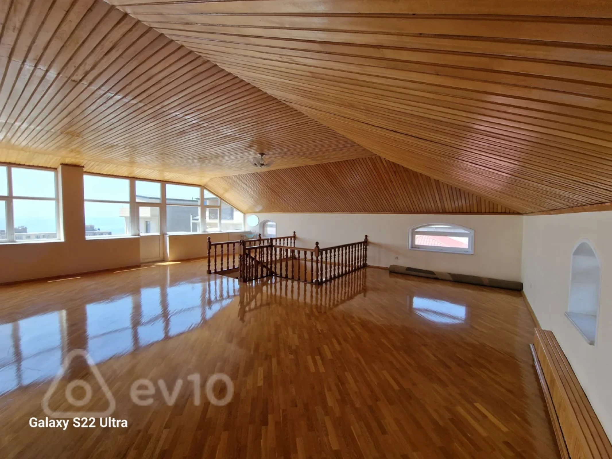 Kirayə verilir 7 otaqlı həyət evi 650 m²