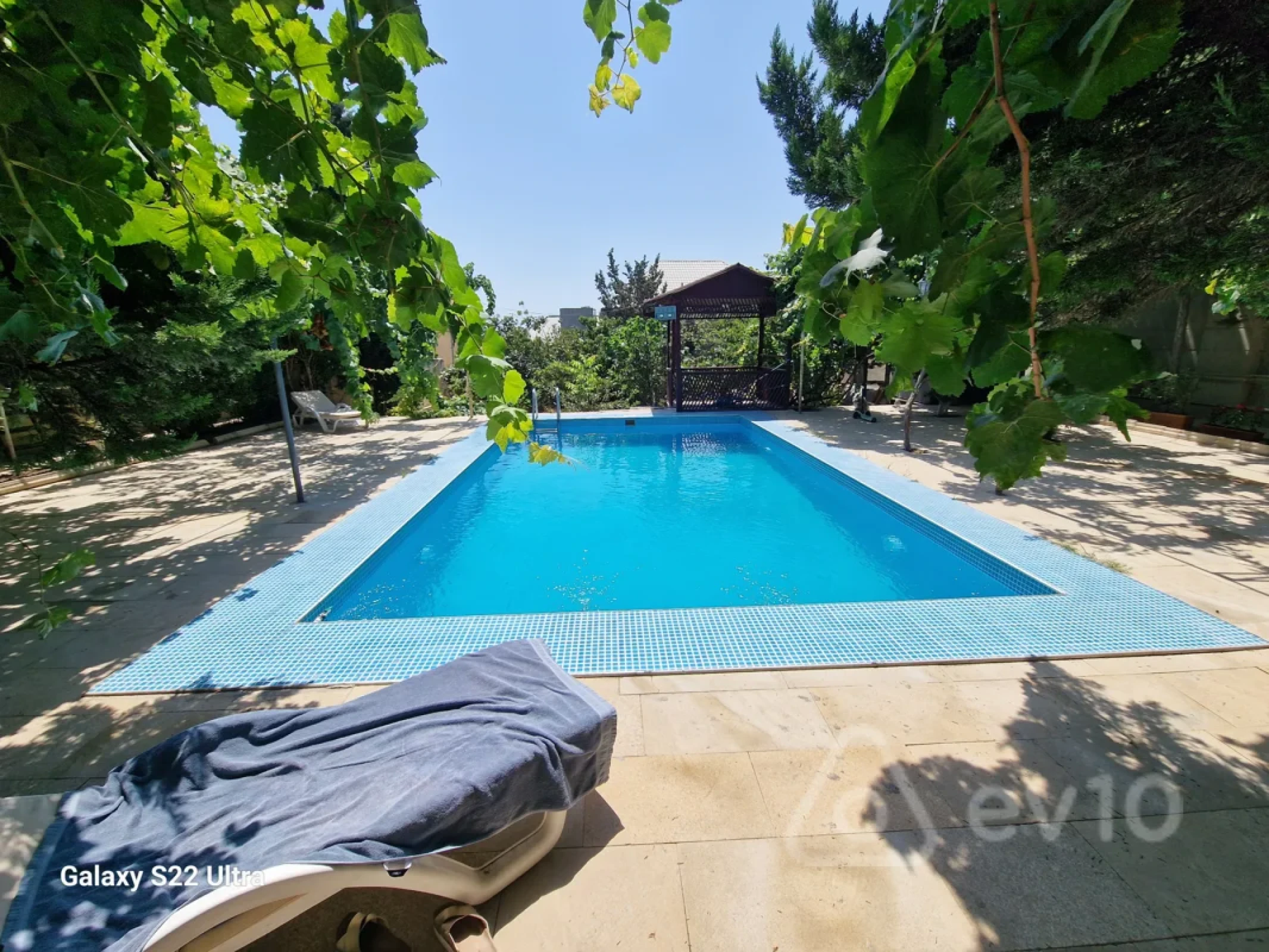 Kirayə verilir 7 otaqlı həyət evi 650 m²