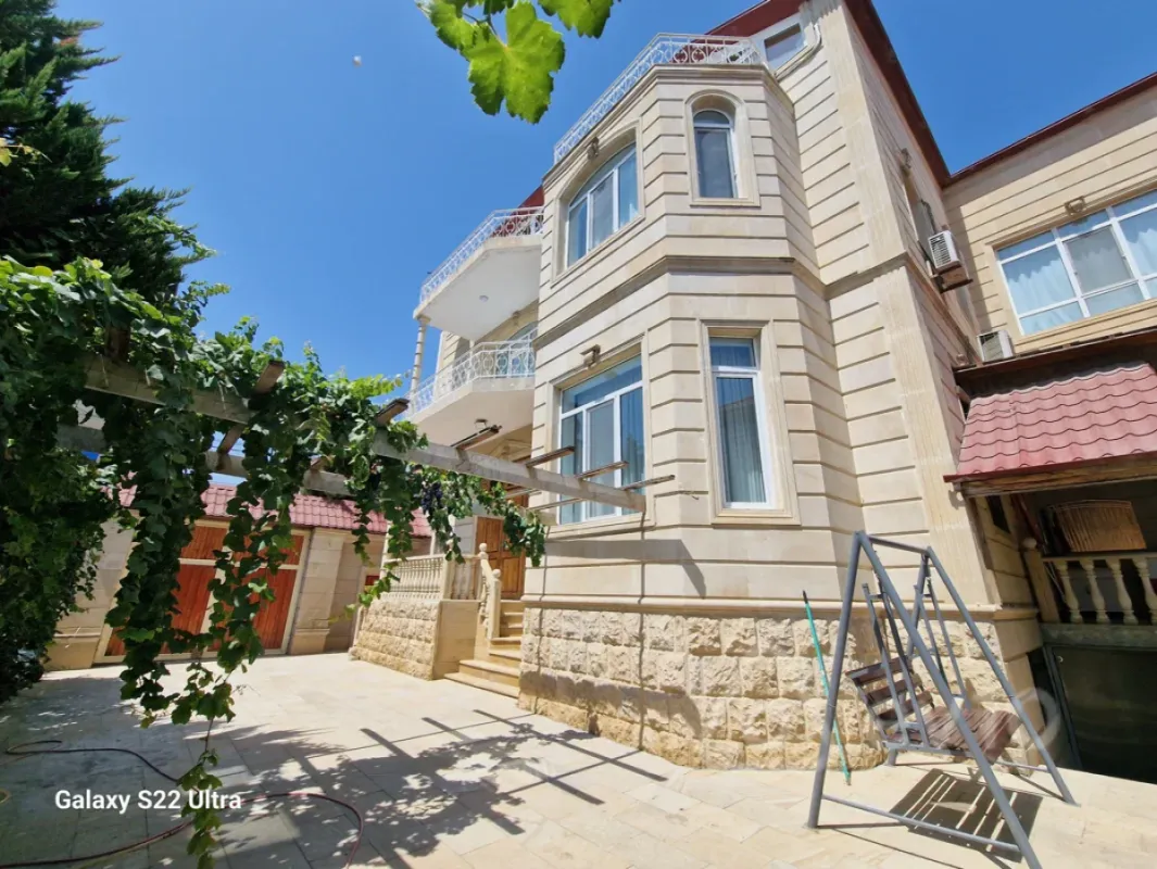 Kirayə verilir 7 otaqlı həyət evi 650 m²