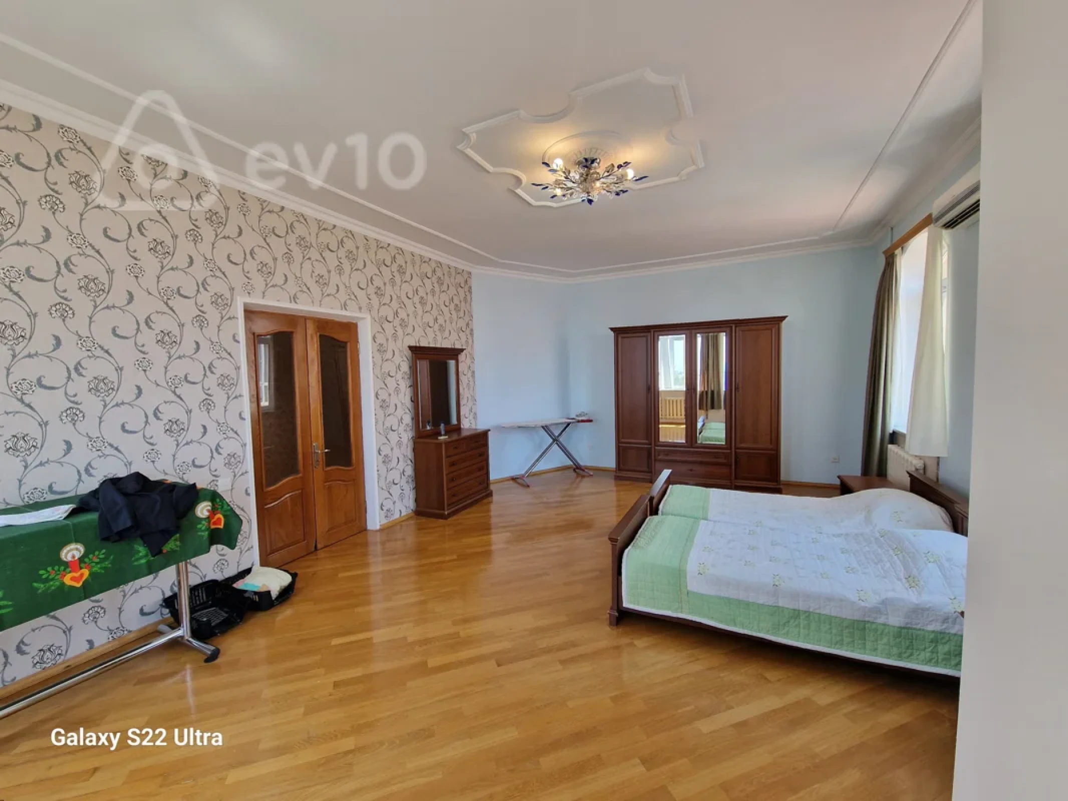 Kirayə verilir 7 otaqlı həyət evi 650 m²