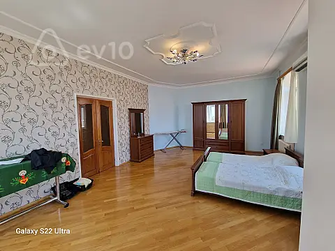Kirayə verilir 7 otaqlı həyət evi 650 m²