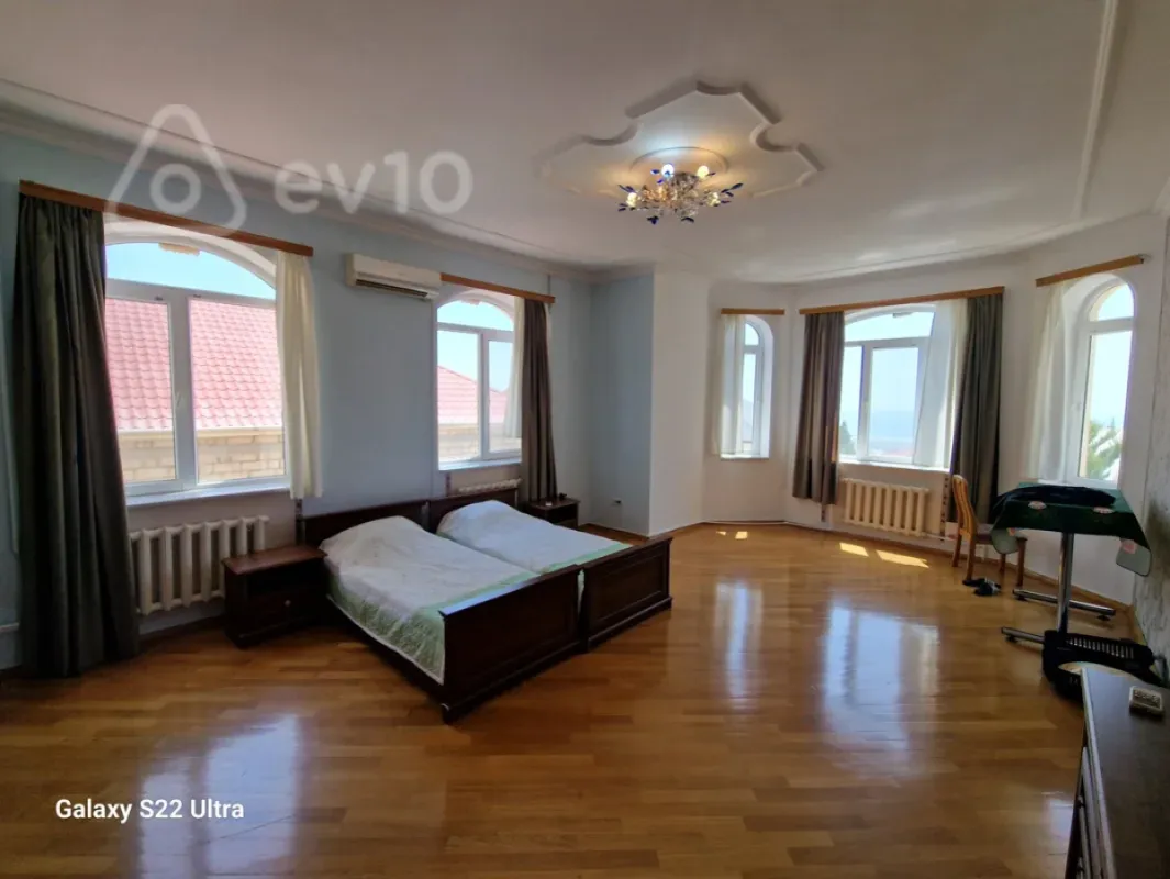 Kirayə verilir 7 otaqlı həyət evi 650 m²