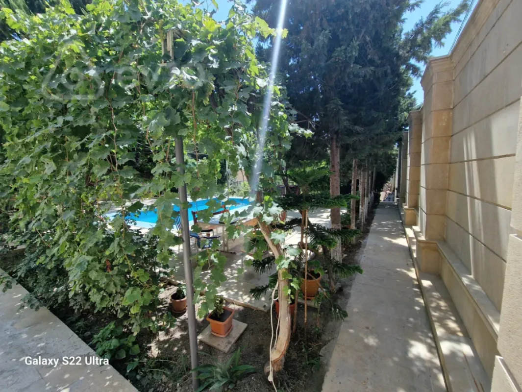 Kirayə verilir 7 otaqlı həyət evi 650 m²