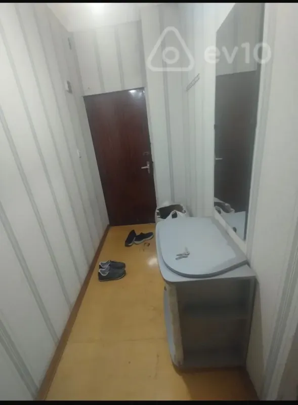 Kirayə verilir 1 otaqlı köhnə tikili 35 m²