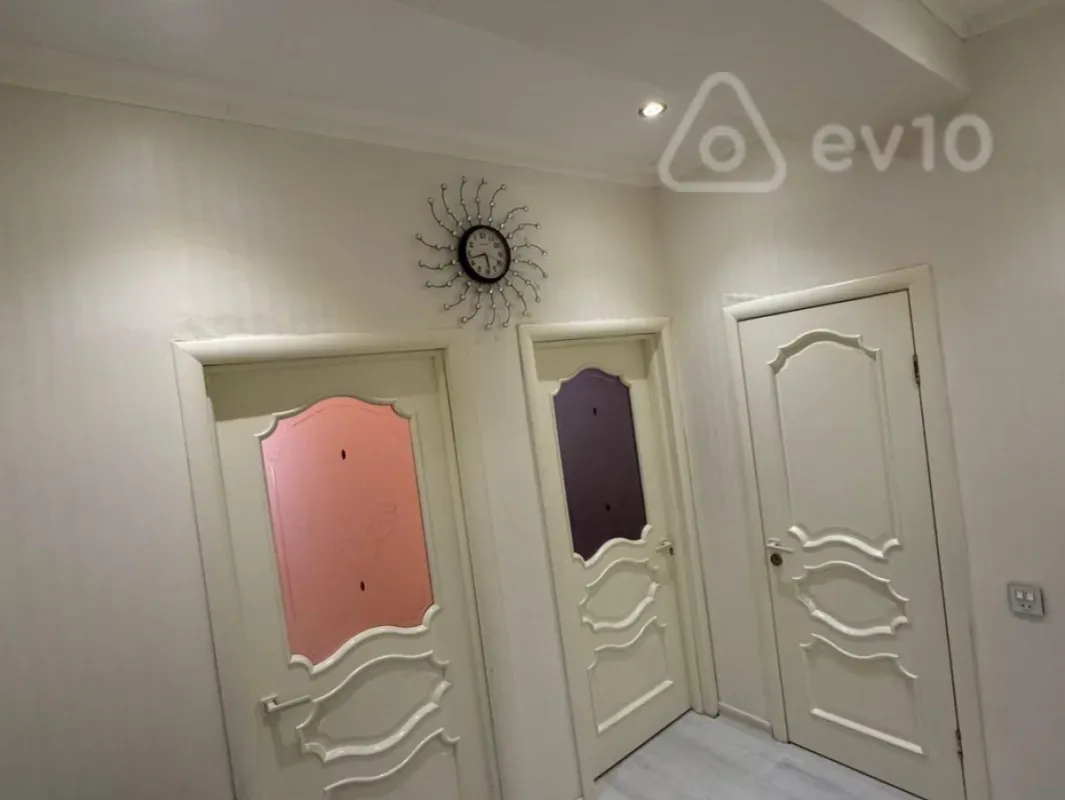 Kirayə verilir 2 otaqlı yeni tikili 65 m²