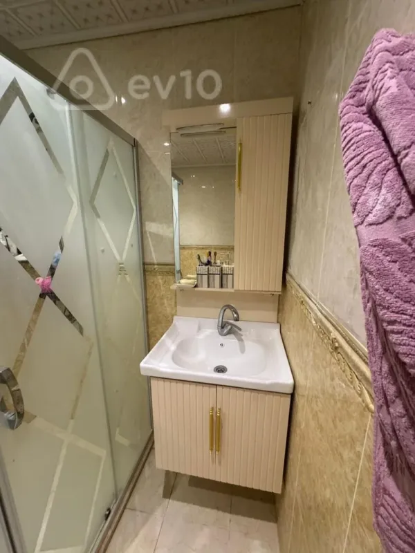 Kirayə verilir 2 otaqlı yeni tikili 65 m²