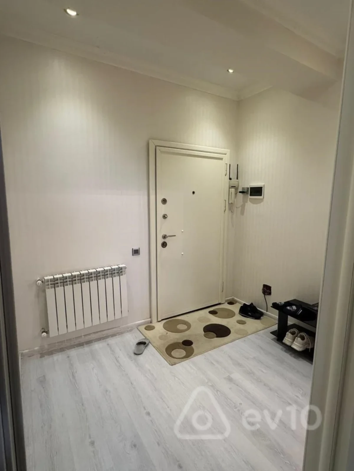 Kirayə verilir 2 otaqlı yeni tikili 65 m²