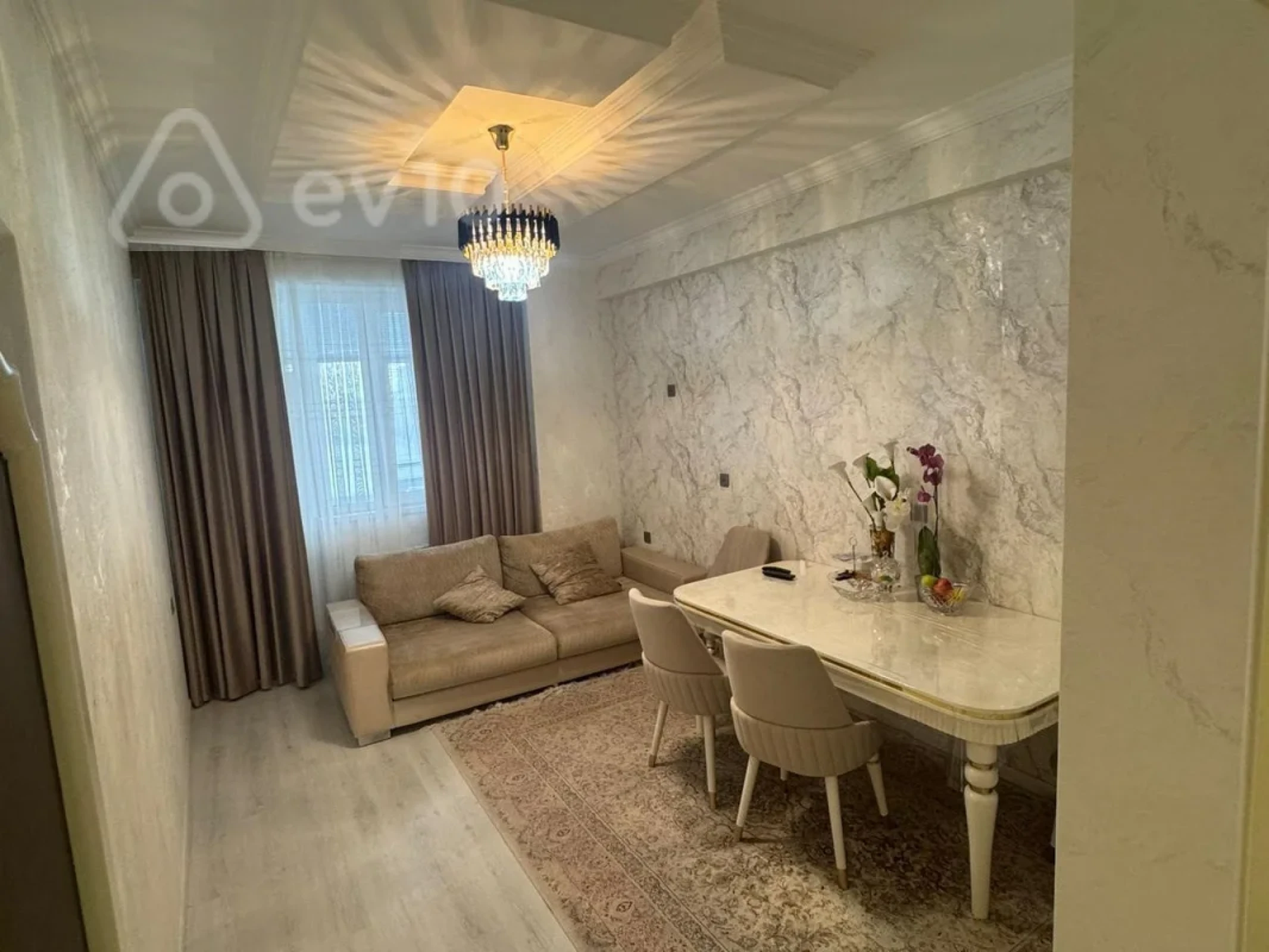 Kirayə verilir 2 otaqlı yeni tikili 65 m²